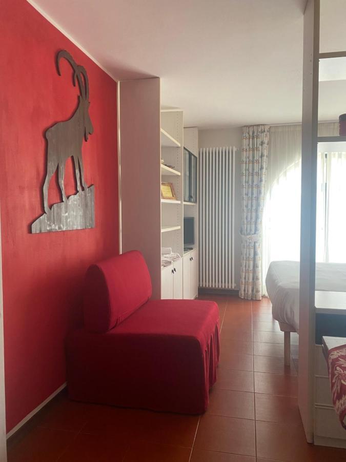 Maison Clocher Apartment Pré-Saint-Didier Екстериор снимка